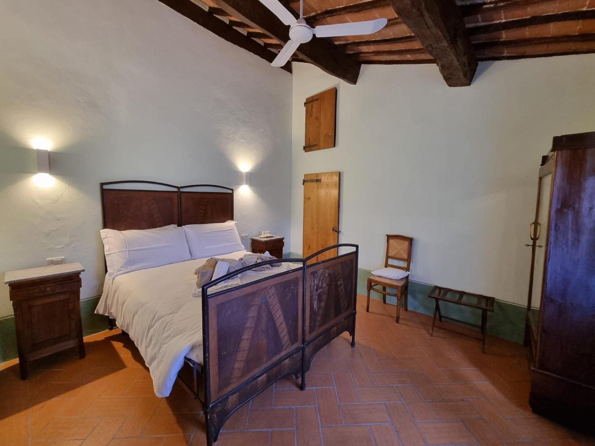 Agriturismo Le Sorbelle D'Orcia Con Piscina Pienza Bagian luar foto
