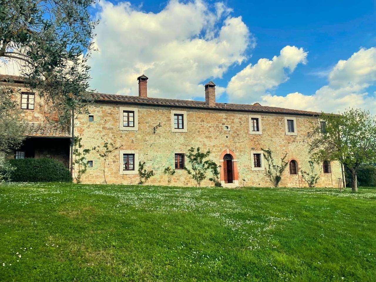 Agriturismo Le Sorbelle D'Orcia Con Piscina Pienza Bagian luar foto