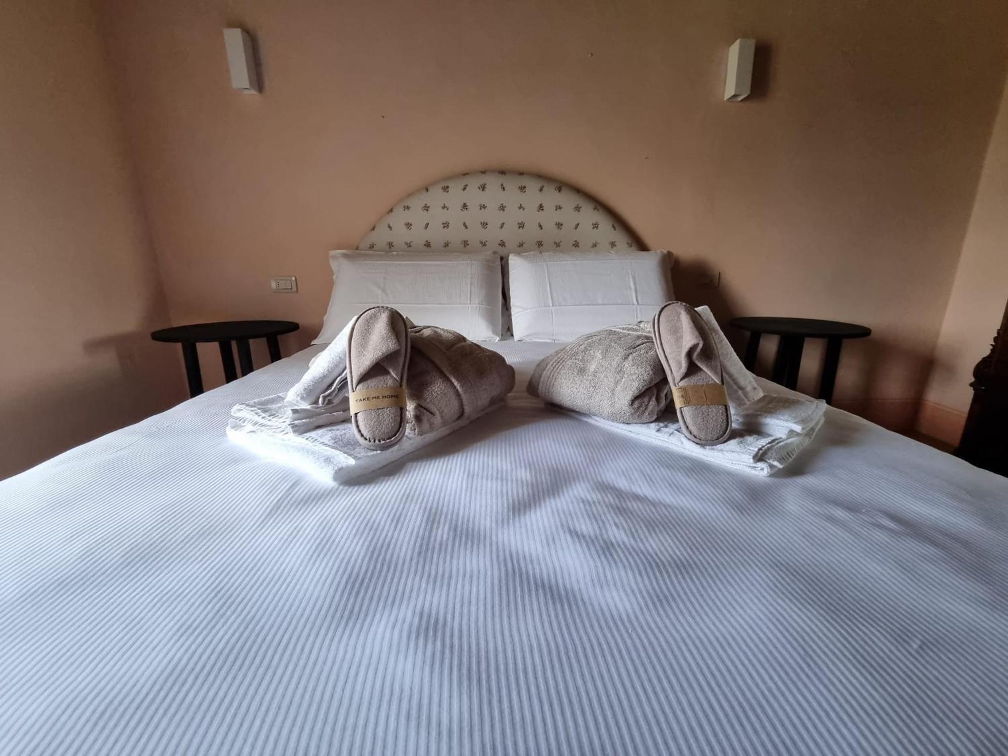 Agriturismo Le Sorbelle D'Orcia Con Piscina Pienza Bagian luar foto