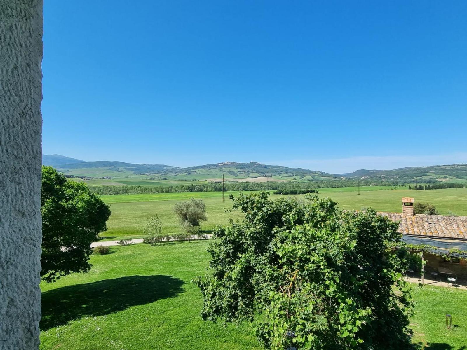 Agriturismo Le Sorbelle D'Orcia Con Piscina Pienza Bagian luar foto